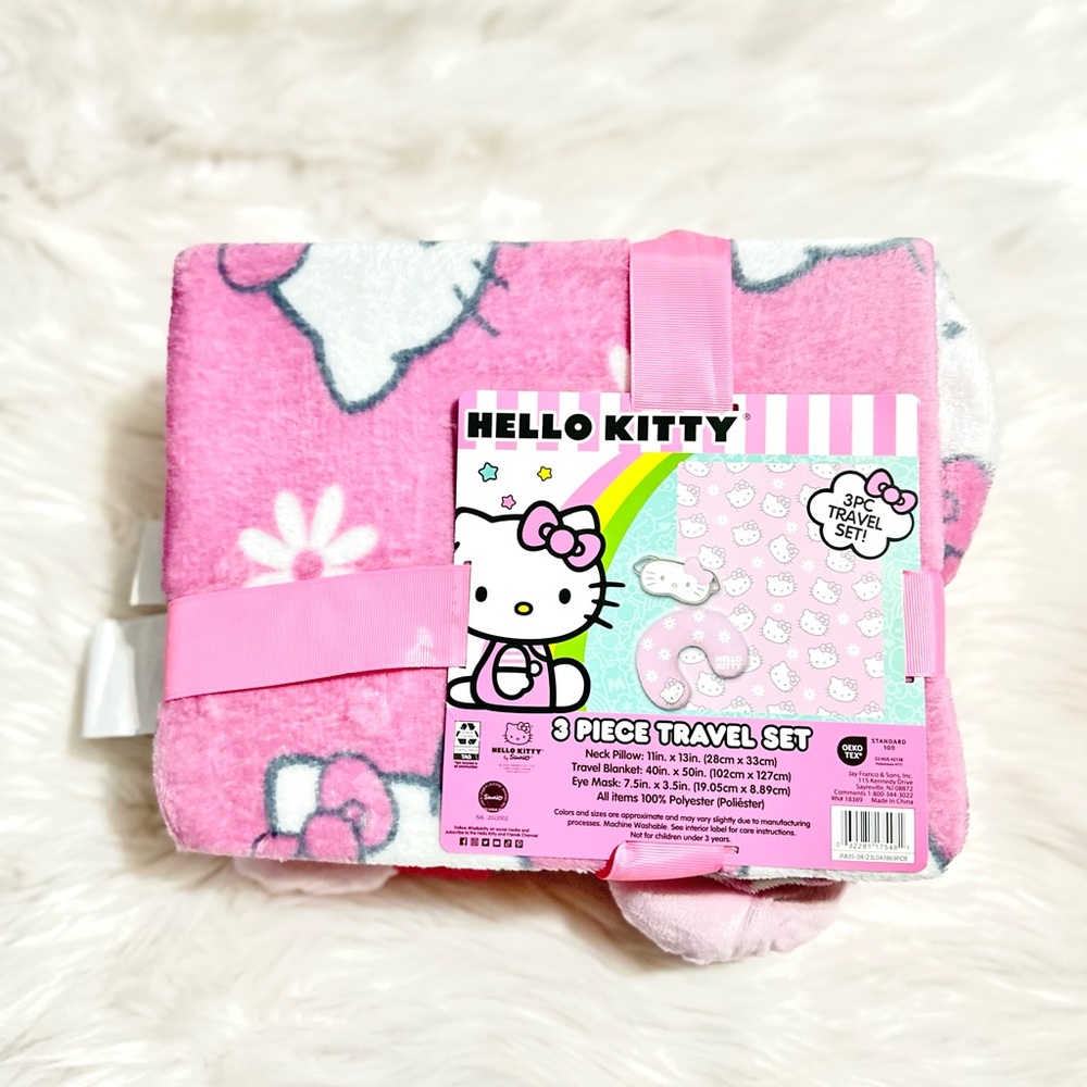Hello Kitty Travel Set - Picture 2 of 2